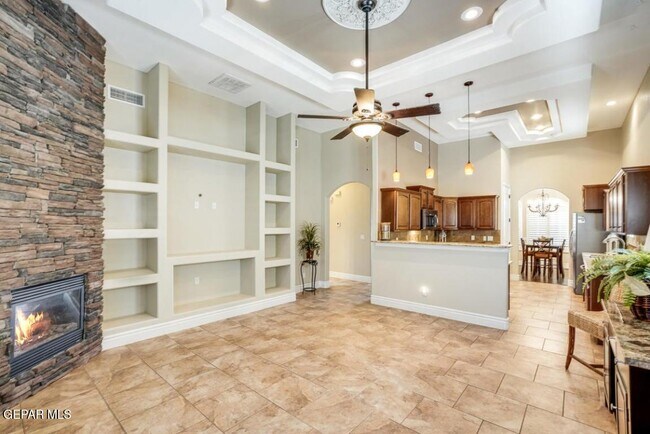 Building Photo - 7425 Gulf Creek Dr