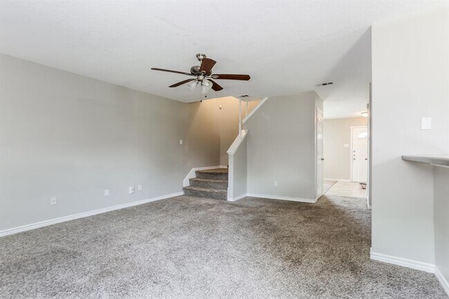 Building Photo - 13830 Purplemartin St