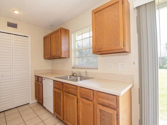 Foto del edificio - 1190 SE Puritan Ln