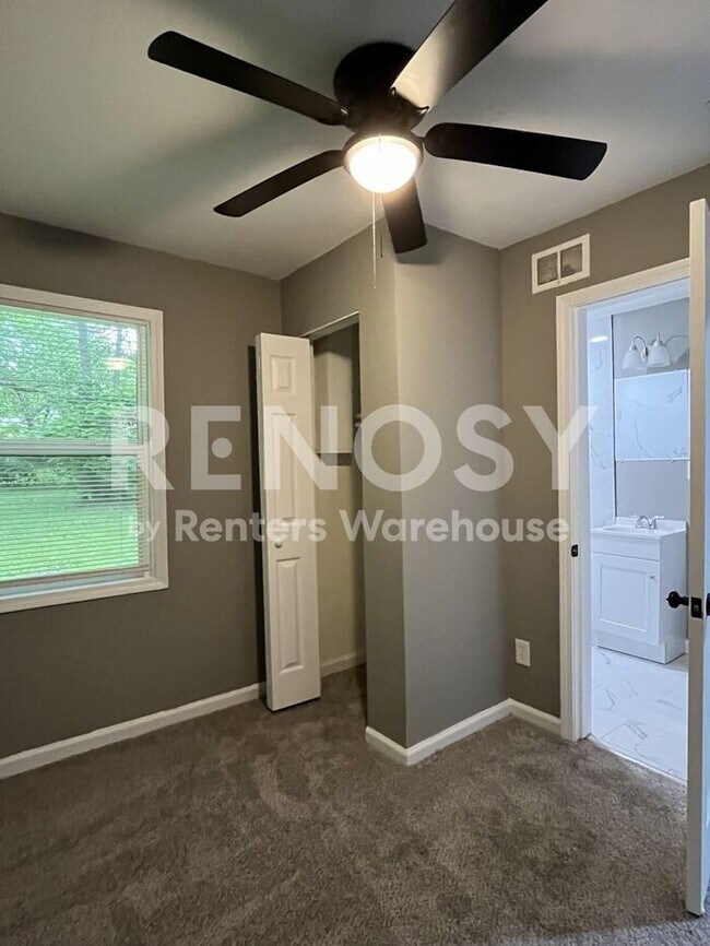 Foto del edificio - Cozy Rehabbed 4 Bed, 2 Bath with New Appliances in KCMO!