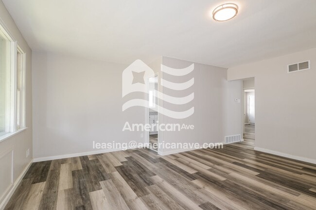 Building Photo - 4424 S 39th St