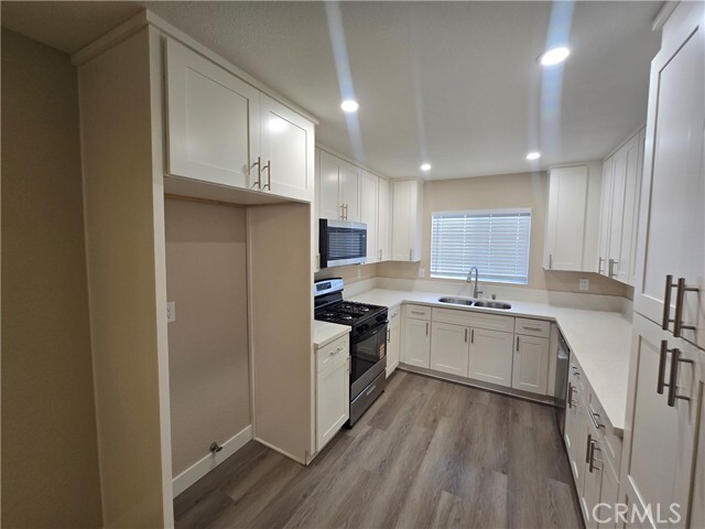 Building Photo - 8062 Trask Ave