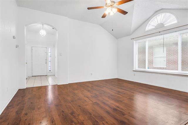 Building Photo - 5634 Creekhollow Dr