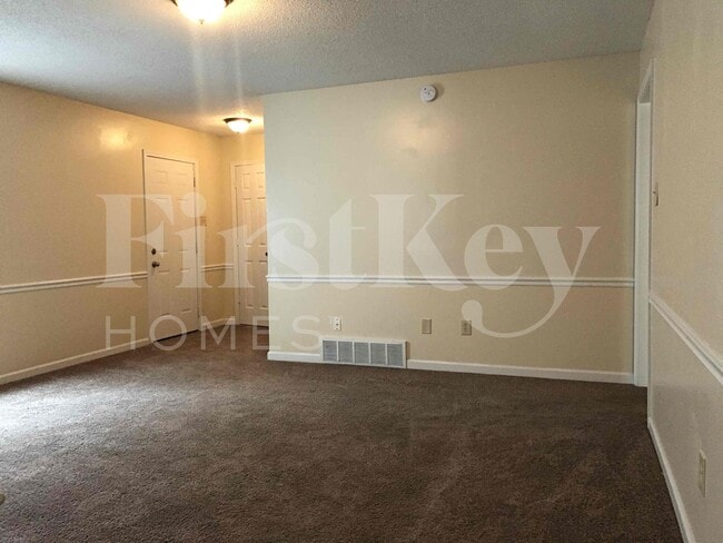 Building Photo - 3926 Oak Branch Cir W