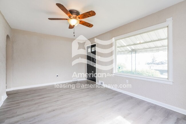 Building Photo - 2109 Oliver St