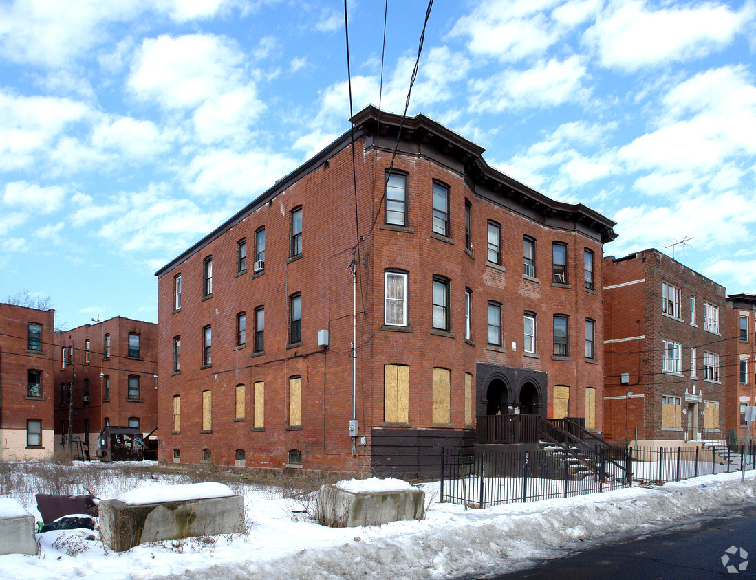 Primary Photo - 41-43 Bedford St