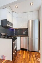 Building Photo - 233 E 29th St