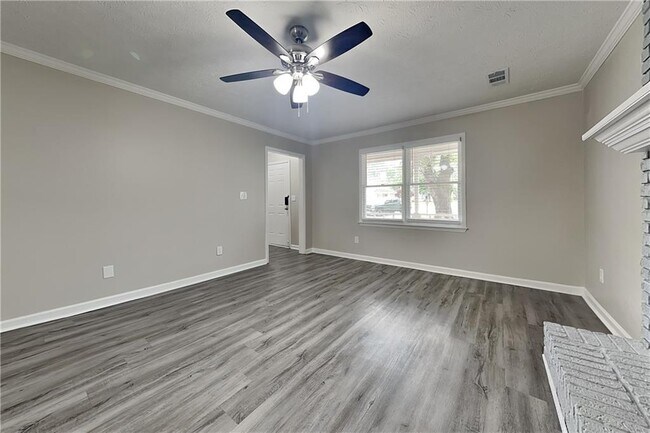 Building Photo - 1501 Willow Creek Ct