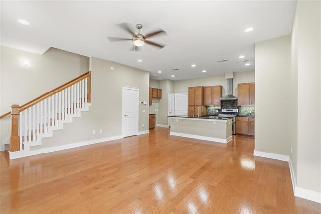 Building Photo - 2520 Bluebonnet Ln
