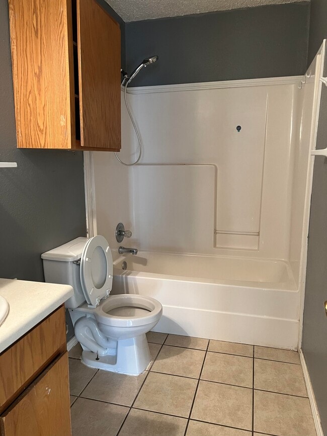 Building Photo - 1518 Duplex - Series B