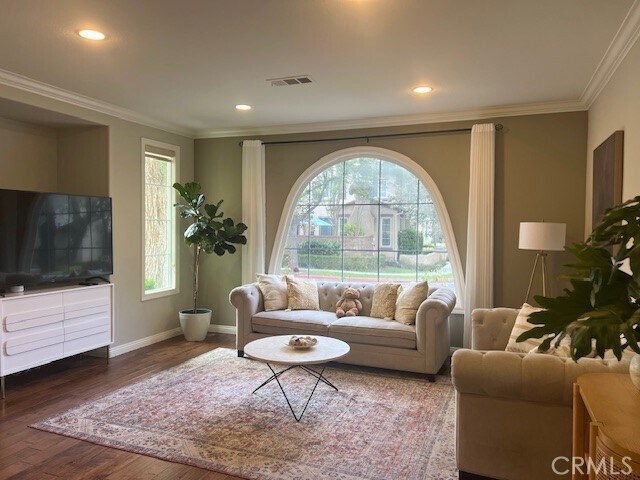 Building Photo - 89 Wonderland