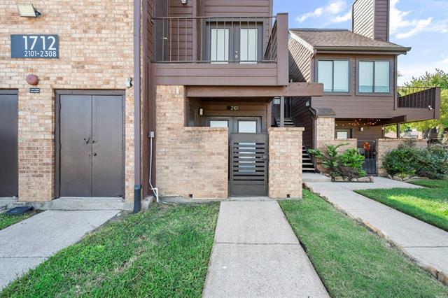 Foto del edificio - 1712 Baird Farm Cir