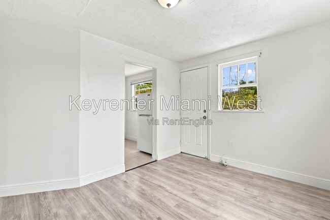Photo - 1220 North 16th Court Apartment