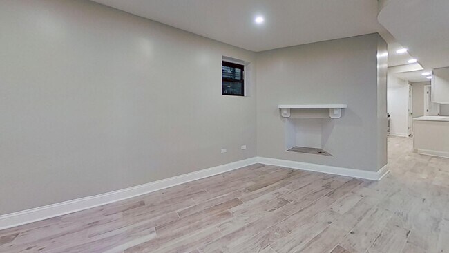 Foto del edificio - 736 W Briar Pl