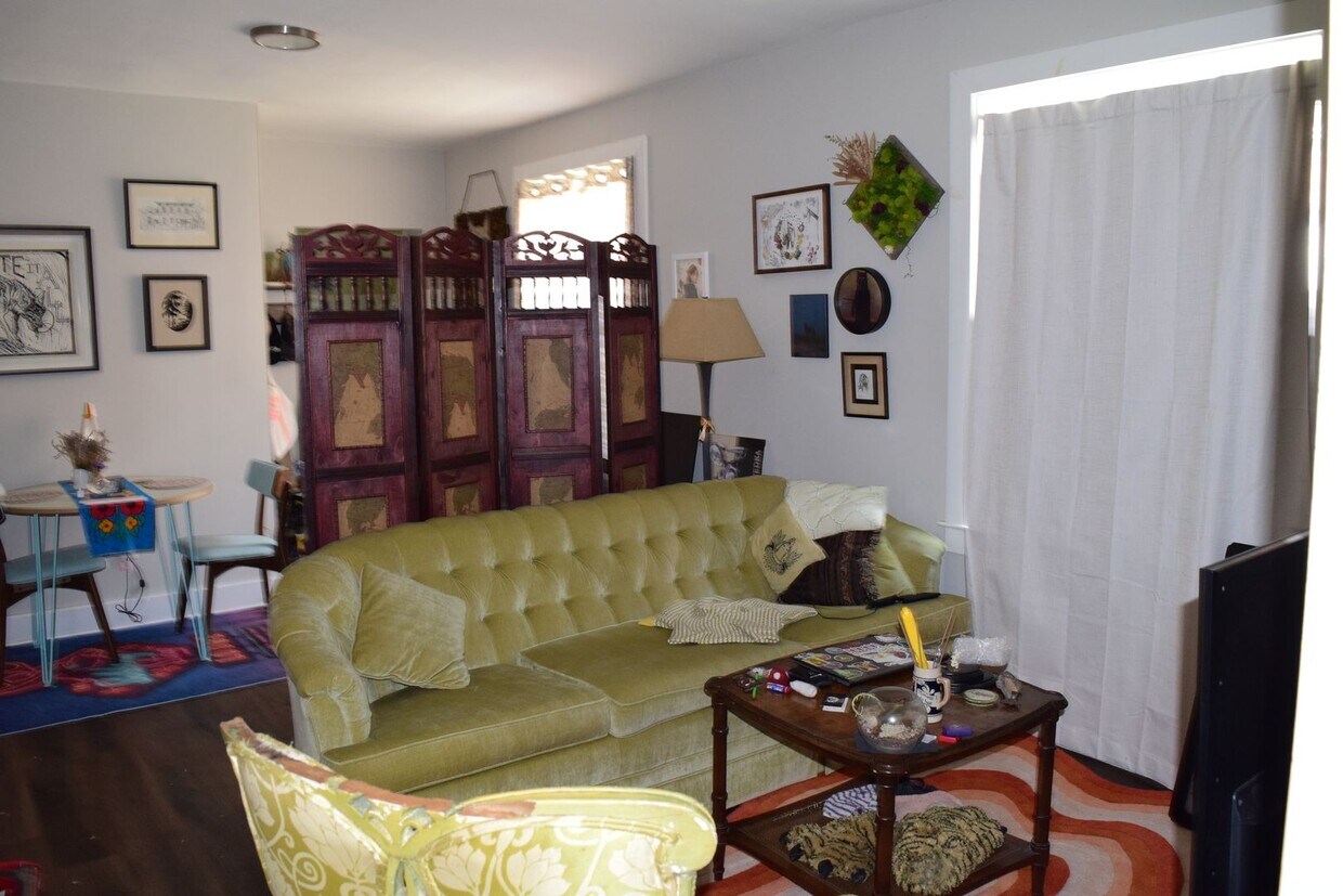 Foto del edificio - 2416 Barton Ave