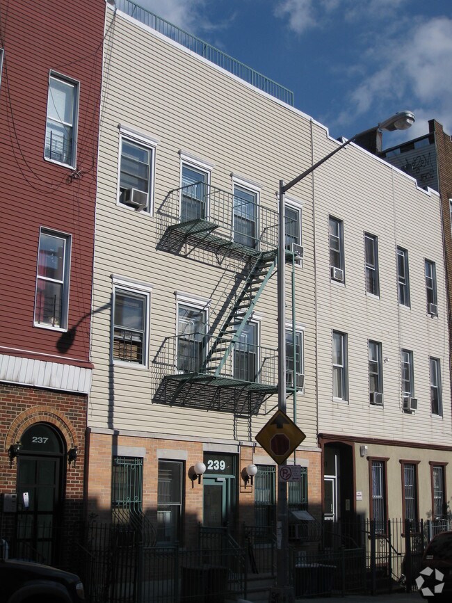 Building Photo - 239 Jefferson St