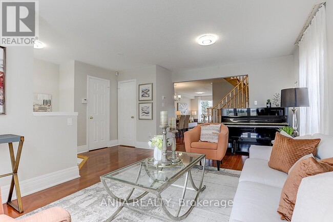 Photo du bâtiment - 230 Bantry Ave