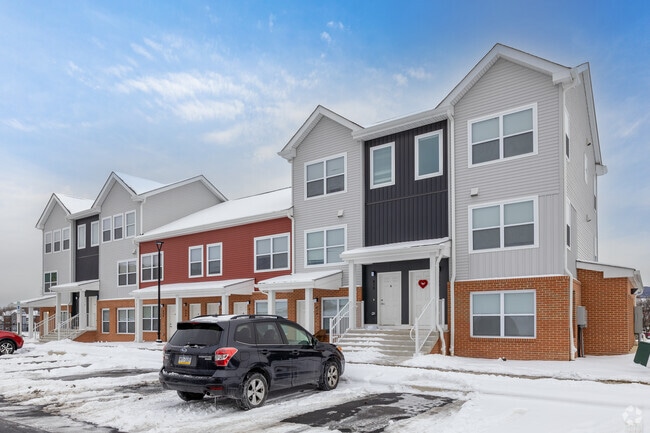 Building Photo - Bridgeside Estates