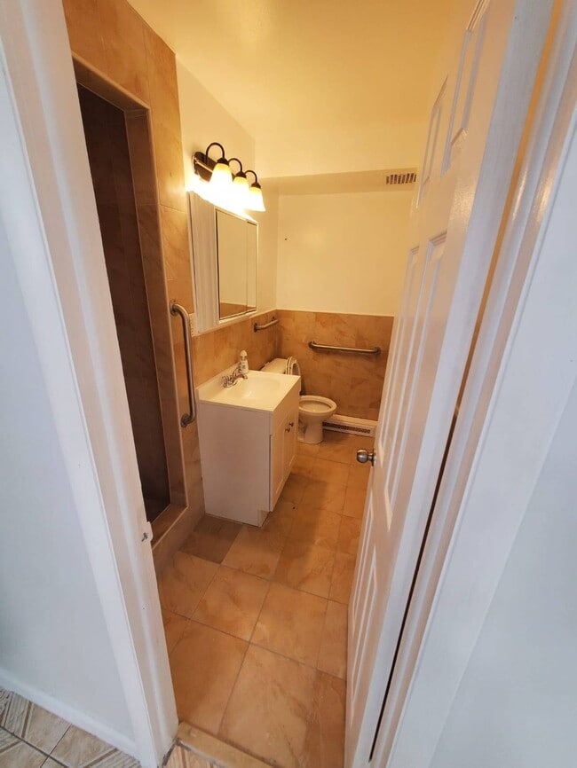 Foto del edificio - 10-20 Bay 32 St