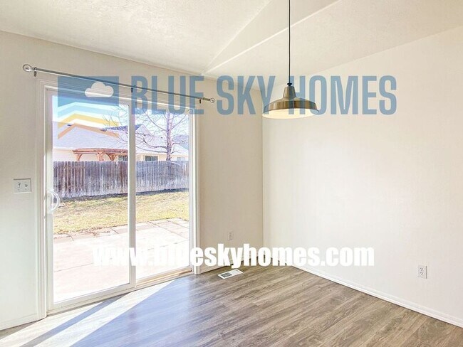 Foto del edificio - 1058 N Glamorgan Ave