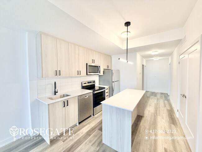 Photo du bâtiment - Modern Apartment with Private Balcony & In-Unit Laundry – Pet Friendly – Kitchener