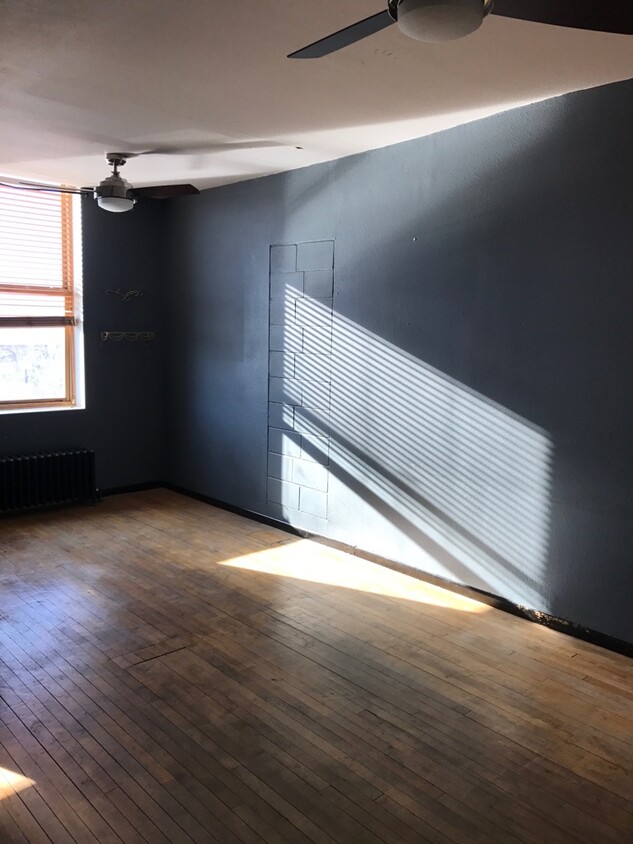 Primary Photo - 410 E Main Ave