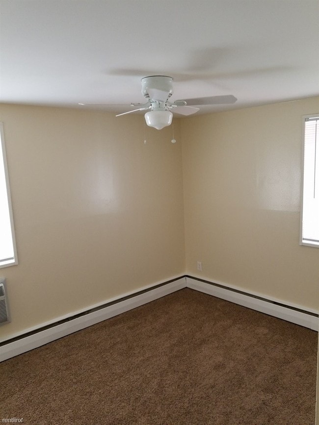 Building Photo - 3 br, 1 bath Apartment - 955 Grafton Rd Apt 3