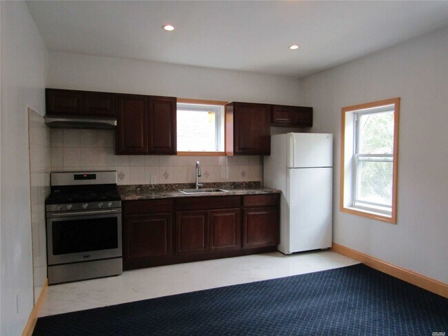 Foto del edificio - 88-15 208th St