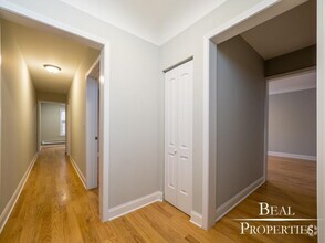 Building Photo - 817 Elm St