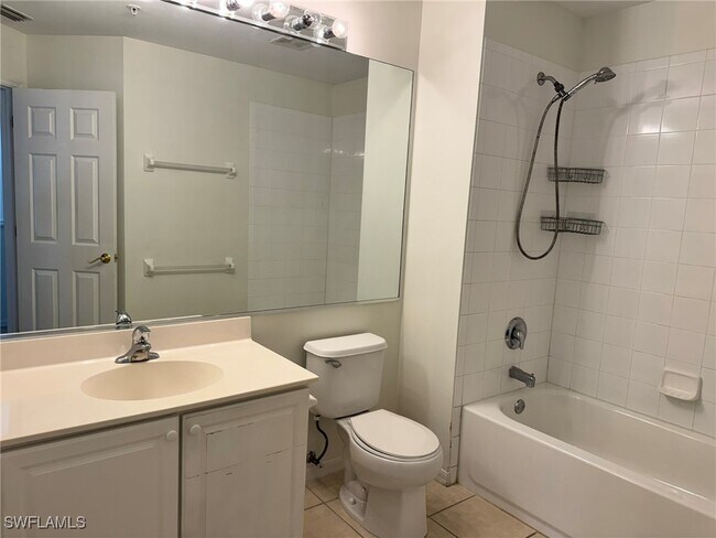 Building Photo - 860 Hampton Cir