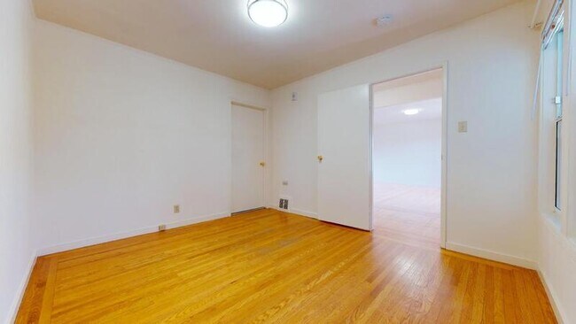 Building Photo - 244 Euclid Ave