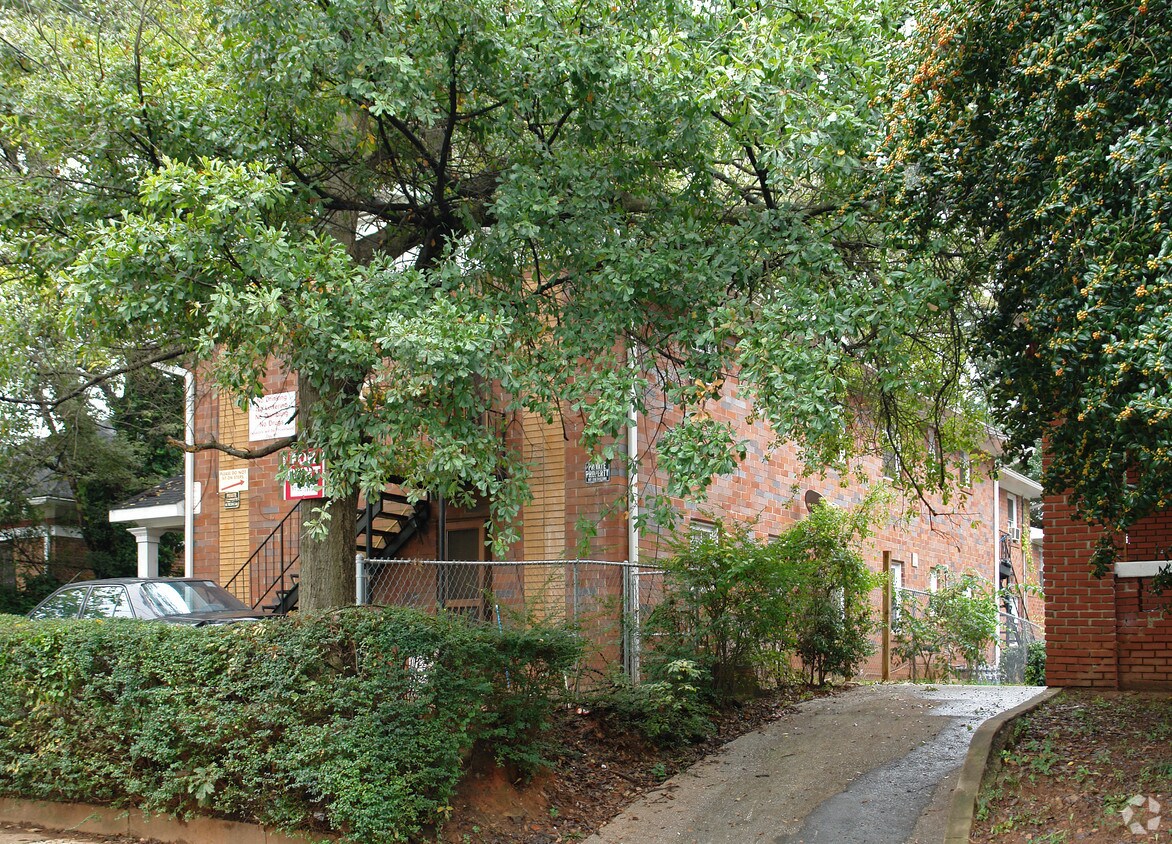 Building Photo - 395 NE Linden Ave