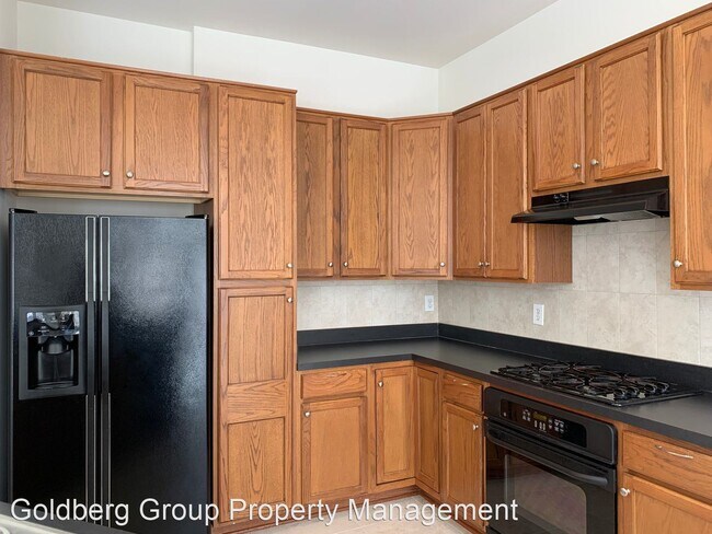 Building Photo - 13030 Town Commons Dr
