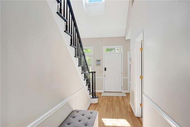 Foto del edificio - 102 Carryback Dr