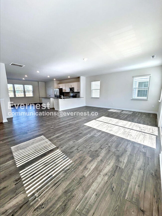 Building Photo - 813 Washington St