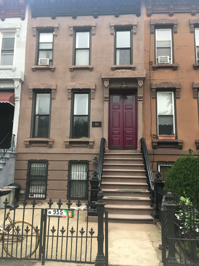 3 story 2 family brownstone - 955 Bushwick Ave