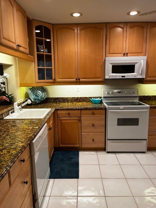 Foto del edificio - 12870 Briarlake Dr