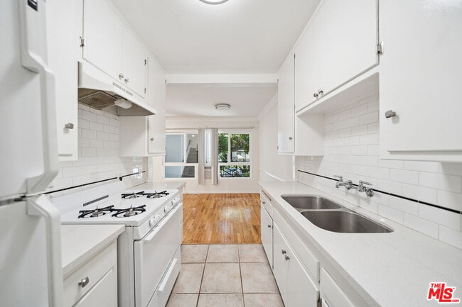 Building Photo - 1206 Hayworth Ave