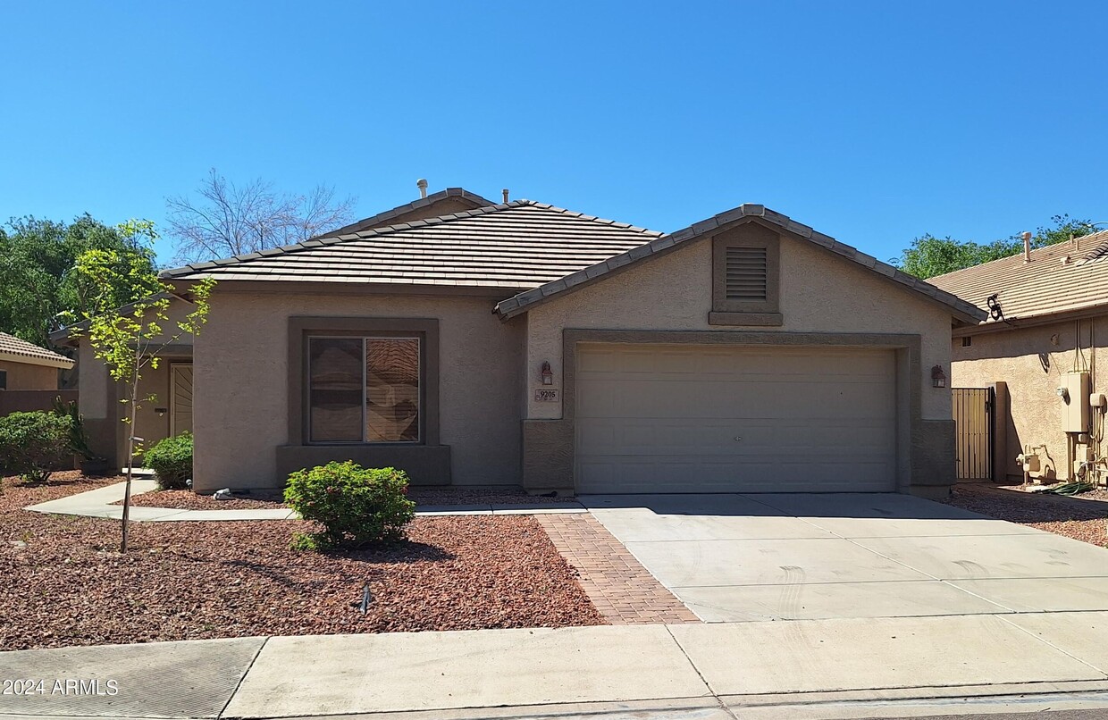 Primary Photo - 9205 W Lone Cactus Dr