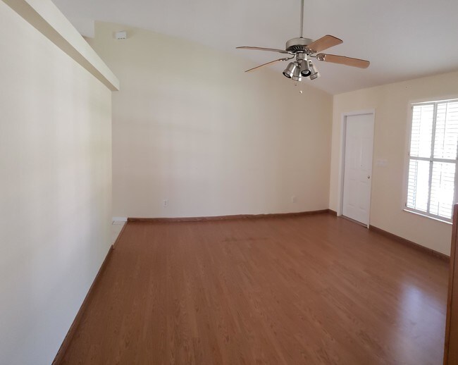 Foto del edificio - 1912 SW Fears Ave