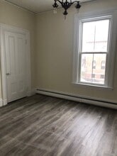 Building Photo - 295 Brown St