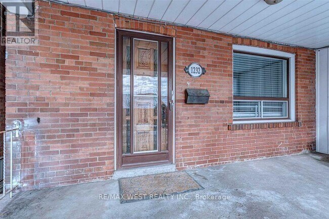 Photo du bâtiment - 1232 Davenport Rd