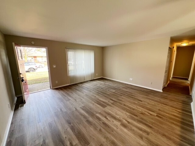 Foto del edificio - 7657 E 35th St