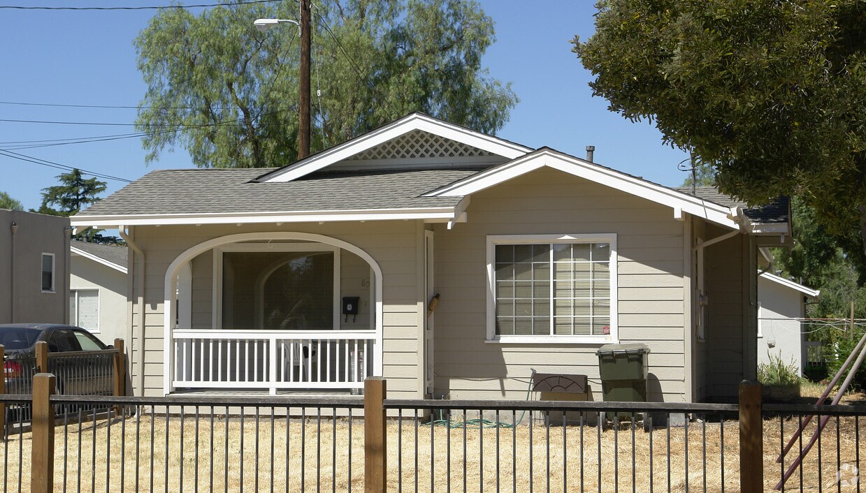 Foto principal - 80-82 Mountain View Ave