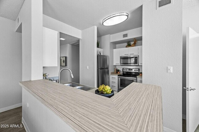 Foto del edificio - 250 S Elizabeth Way