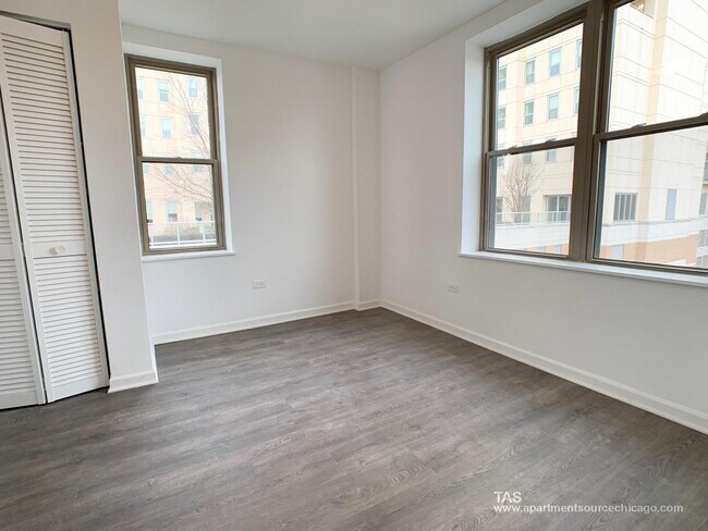 Foto del edificio - 940 W Winona St