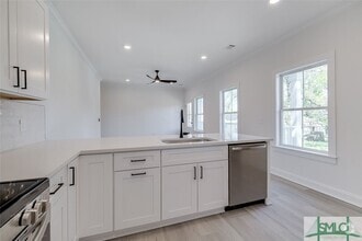 Building Photo - 1615 Le Grand St