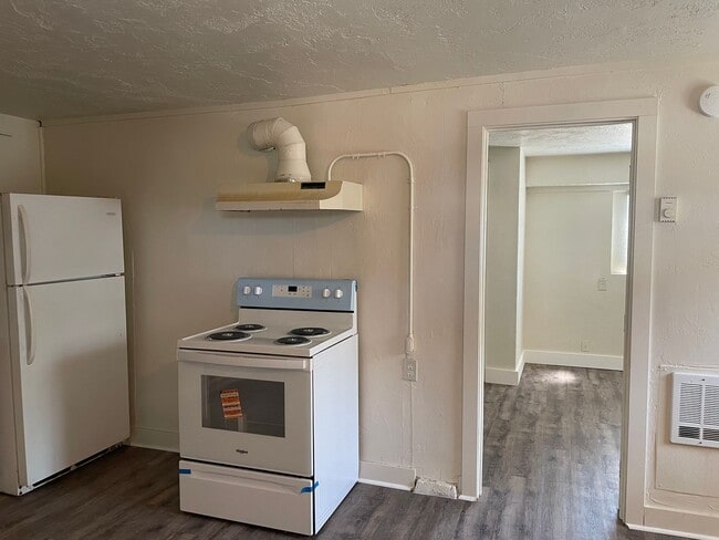 Foto del edificio - Newly Renovated-1 Bedroom 1 Bath Downstair...