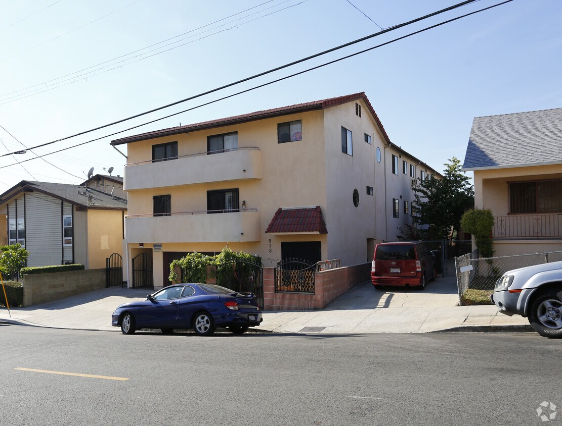 Foto principal - 913 Centennial St