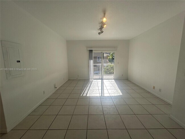 Foto del edificio - 4802 Washington St